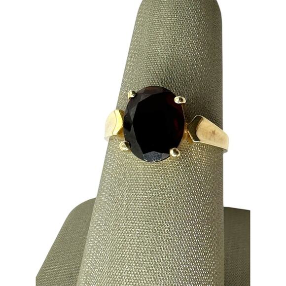 14K Yellow Gold Red Oval Stone Ring (15516) - Picture 5 of 9